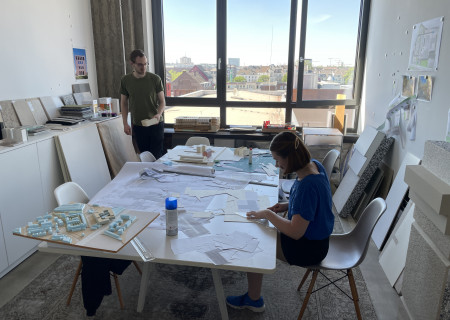 09734A17-BFC3-4EEE-86D1-5F5D646F7B53